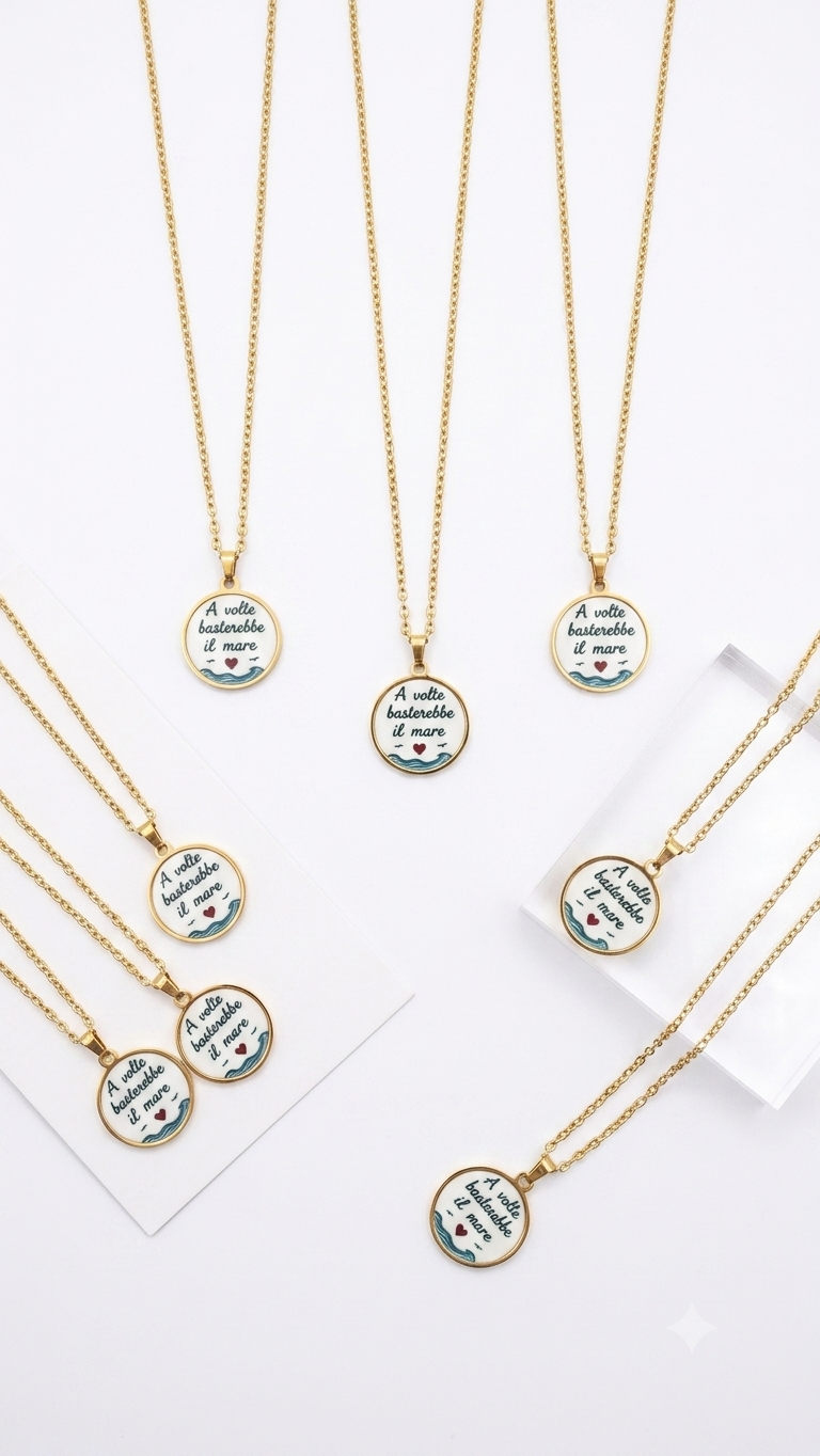 COLLANA MEDAGLIA CON SCRITTA “a volte basterebbe il mare”